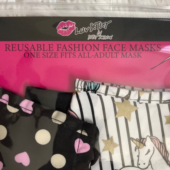 Betsey Johnson Pack of 3 Face Masks - Picture 2 of 7